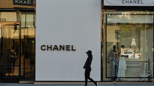 Chanel elimina 70 empregos nos EUA diante de queda na demanda de luxo Chanel elimina 70 empregos nos EUA diante de queda na demanda de luxo