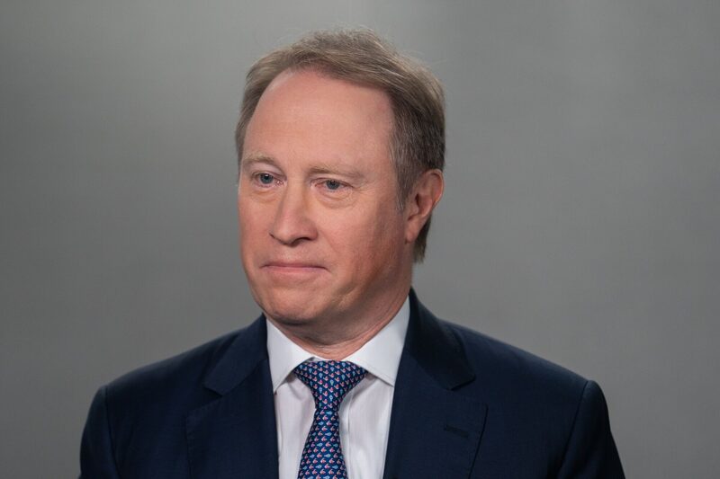 Ted Pick, CEO do Morgan Stanley: ações do banco, contudo, ainda têm o pior desempenho entre os maiores bancos dos EUA Ted Pick, CEO do Morgan Stanley: ações do banco, contudo, ainda têm o pior desempenho entre os maiores bancos dos EUA
