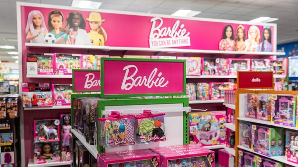 Barbie com IA? Brinquedos que só elogiam podem causar novos danos às crianças Barbie com IA? Brinquedos que só elogiam podem causar novos danos às crianças
