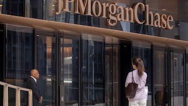 Goldman Sachs e JPMorgan ampliam bônus em 10% com alta do lucro e das negociações Goldman Sachs e JPMorgan ampliam bônus em 10% com alta do lucro e das negociações