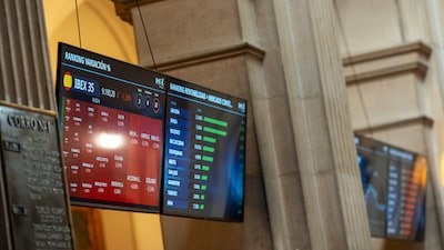 El Ibex 35 subió hoy, 27 de enero, y superó la barrera de los 17.800 puntos El Ibex 35 subió hoy, 27 de enero, y superó la barrera de los 17.800 puntos