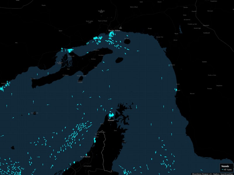 El tráfico visible a través del Estrecho de Ormuz permaneció cercano a cero a primera hora del martes, mientras un tenue alto al fuego entre Irán y EE.UU. se encaminaba hacia la expiración. El tráfico visible a través del Estrecho de Ormuz permaneció cercano a cero a primera hora del martes, mientras un tenue alto al fuego entre Irán y EE.UU. se encaminaba hacia la expiración.