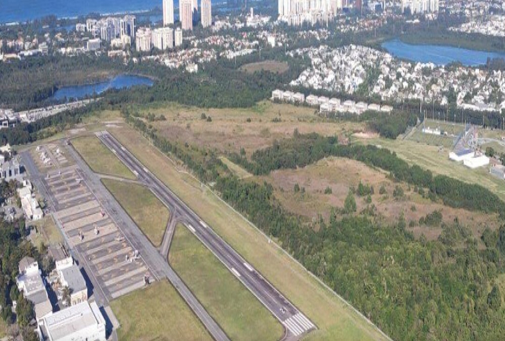 Pista do Aeroporto de Jacarepaguá Pista do Aeroporto de Jacarepaguá