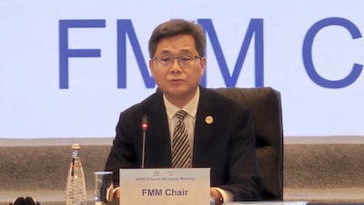 China alerta sobre risco de contágio financeiro com alta de juros e tensão geopolítica China alerta sobre risco de contágio financeiro com alta de juros e tensão geopolítica