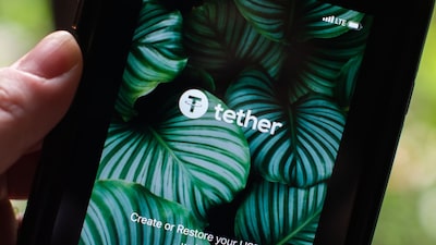 SoftBank y Ark negocian ronda de hasta US$20.000 millones para Tether SoftBank y Ark negocian ronda de hasta US$20.000 millones para Tether