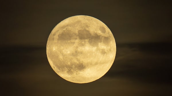 La NASA invertirá US$20.000 millones en una base lunar y creará una nave para viajar a Marte La NASA invertirá US$20.000 millones en una base lunar y creará una nave para viajar a Marte