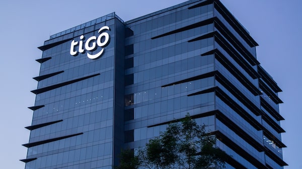 Tigo anuncia millonarias inversiones en Colombia tras integración con Movistar y busca acelerar en 5G Tigo anuncia millonarias inversiones en Colombia tras integración con Movistar y busca acelerar en 5G