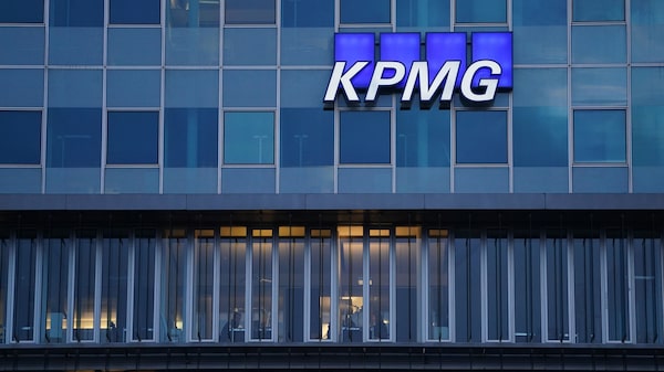 De júnior a sócio: gigantes da consultoria usam IA para acelerar a carreira até o topo De júnior a sócio: gigantes da consultoria usam IA para acelerar a carreira até o topo