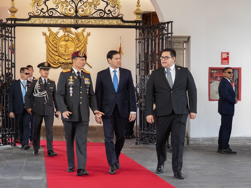 El secretario de Estado de EE.UU., Marco Rubio, previo a una reunión con el presidente ecuatoriano, Daniel Noboa, en el Palacio de Carondelet en Quito. El secretario de Estado de EE.UU., Marco Rubio, previo a una reunión con el presidente ecuatoriano, Daniel Noboa, en el Palacio de Carondelet en Quito.