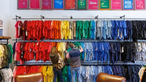 Ventas minoristas aumentan en EE.UU. y podrían impulsar alzas de tasas de la Fed Ventas minoristas aumentan en EE.UU. y podrían impulsar alzas de tasas de la Fed