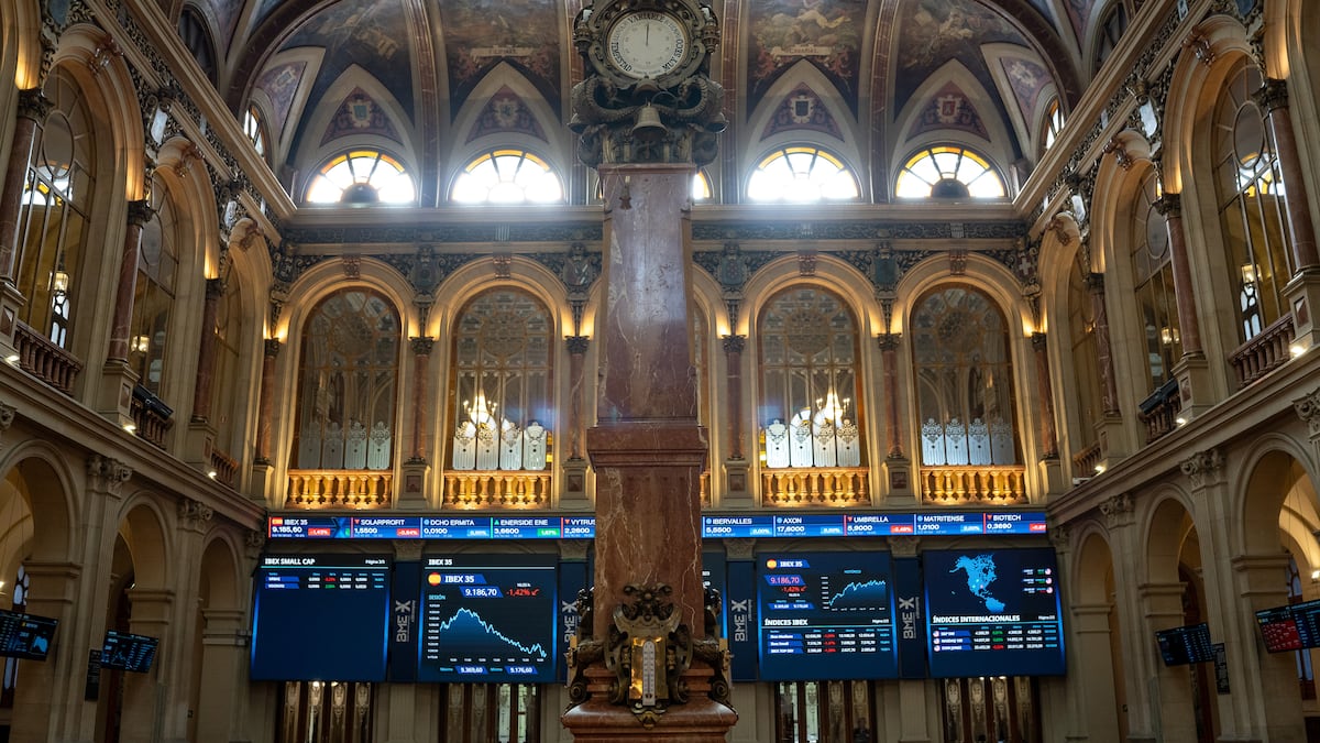 Ibex 35 cayó hoy, 21 de noviembre, tras el desplome de las acciones de ACS