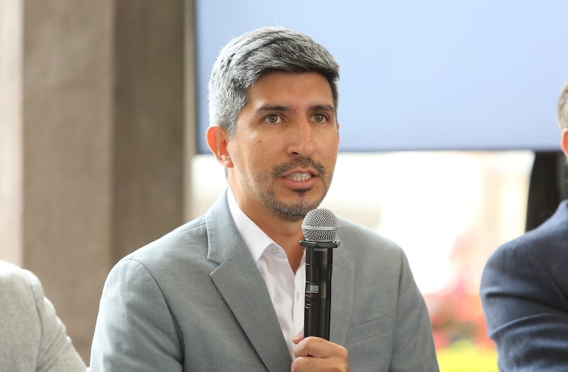 Francisco Briones se desempeñó como subsecretario general de Gabinete. Francisco Briones se desempeñó como subsecretario general de Gabinete.