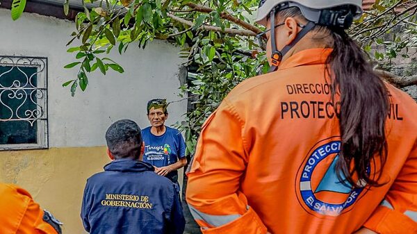 Tormenta tropical Pilar acecha a El Salvador y dejará lluvias en Centroamérica Tormenta tropical Pilar acecha a El Salvador y dejará lluvias en Centroamérica