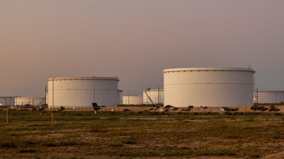 Petróleo mantiene ganancias mientras operadores se preparan para la votación en EE.UU. Petróleo mantiene ganancias mientras operadores se preparan para la votación en EE.UU.