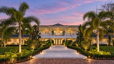 Así es la antigua mansión de Juan Gabriel en Florida que se vende por US$38,9 millones Así es la antigua mansión de Juan Gabriel en Florida que se vende por US$38,9 millones