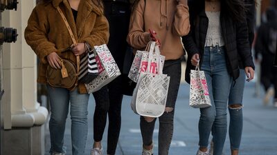 Poupança da Geração Z é insuficiente para cobrir um mês de gastos, diz BofA Poupança da Geração Z é insuficiente para cobrir um mês de gastos, diz BofA