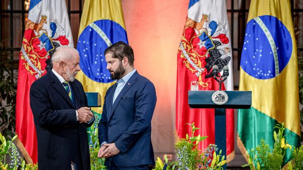 Após ‘alerta’ político de Trump, Lula se reúne com líderes de esquerda em Santiago Após ‘alerta’ político de Trump, Lula se reúne com líderes de esquerda em Santiago