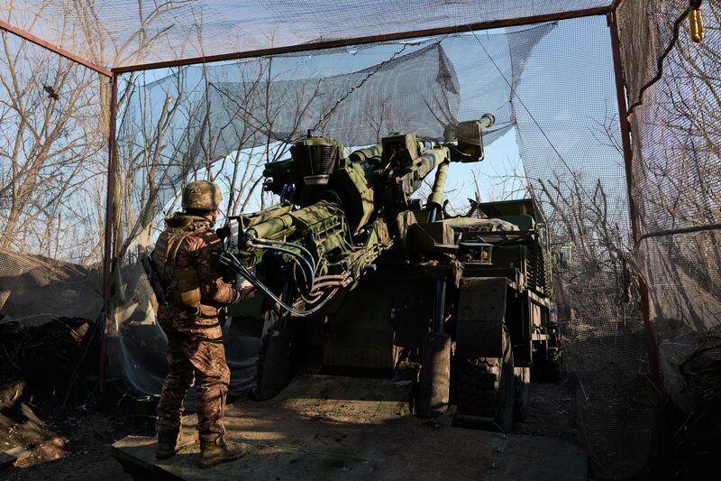 Incluso los inversores centrados en las métricas medioambientales, sociales y de gobernanza (ESG) están suavizando las otrora estrictas políticas de exclusión para hacer sitio a los activos de defensa. Incluso los inversores centrados en las métricas medioambientales, sociales y de gobernanza (ESG) están suavizando las otrora estrictas políticas de exclusión para hacer sitio a los activos de defensa.