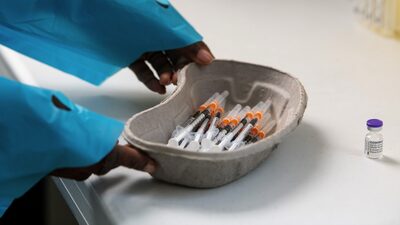 Dose de reforço de vacina da J&J previne casos graves de Covid Dose de reforço de vacina da J&J previne casos graves de Covid