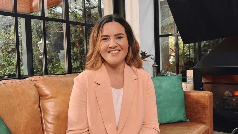 Kim Farrell, diretora-geral de Operações e Marketing do TikTok para América Latina, é a convidada do terceiro episódio da Casa de Negócios, da Bloomberg Línea, em 2023 (Foto: Reprodução/Bloomberg Línea) Kim Farrell, diretora-geral de Operações e Marketing do TikTok para América Latina, é a convidada do terceiro episódio da Casa de Negócios, da Bloomberg Línea, em 2023 (Foto: Reprodução/Bloomberg Línea)