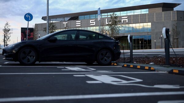 Crescimento da Tesla desacelera e reforça desafio de Musk para convencer investidor Crescimento da Tesla desacelera e reforça desafio de Musk para convencer investidor