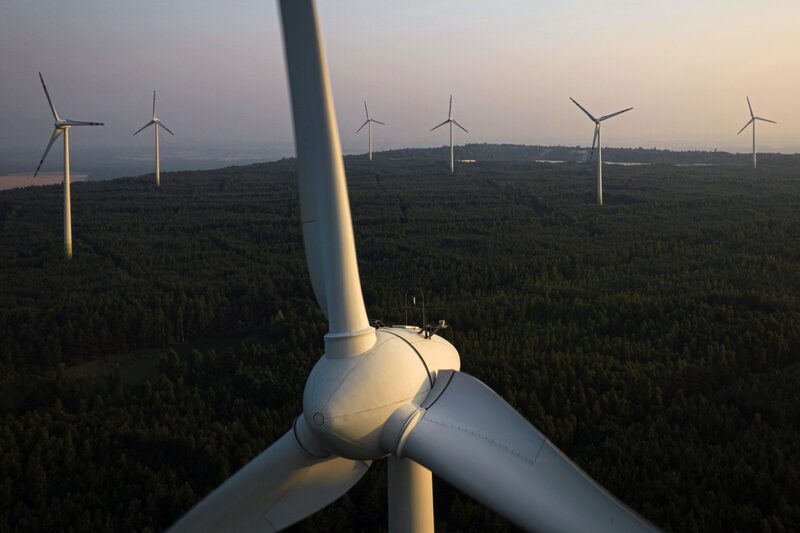 La calificación crediticia de la empresa de energía renovable sufrió una baja. La calificación crediticia de la empresa de energía renovable sufrió una baja.