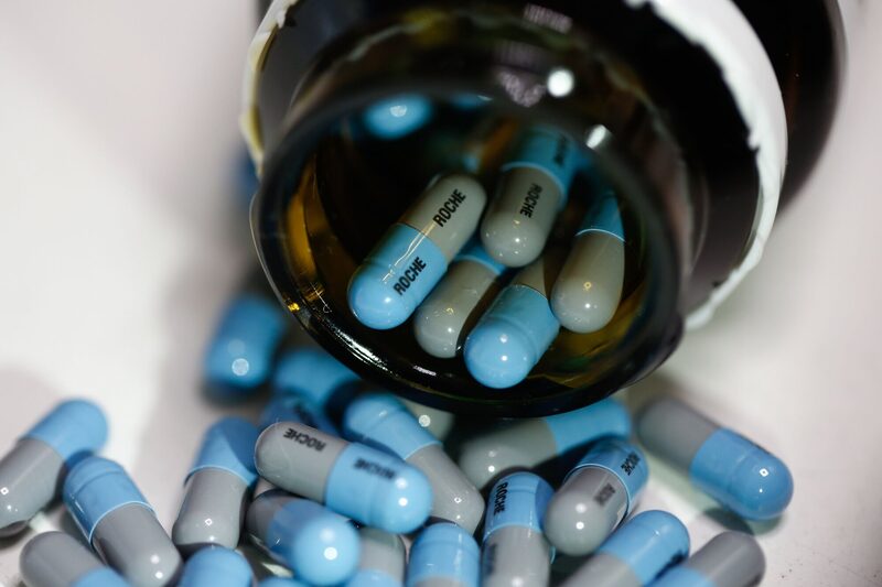 La promesa se hace eco de una medida de su rival suizo Novartis AG, que a principios de este mes expuso sus planes de invertir US$23.000 millones en EE.UU. para garantizar que sus medicamentos clave para los estadounidenses se fabriquen en el país. La promesa se hace eco de una medida de su rival suizo Novartis AG, que a principios de este mes expuso sus planes de invertir US$23.000 millones en EE.UU. para garantizar que sus medicamentos clave para los estadounidenses se fabriquen en el país.