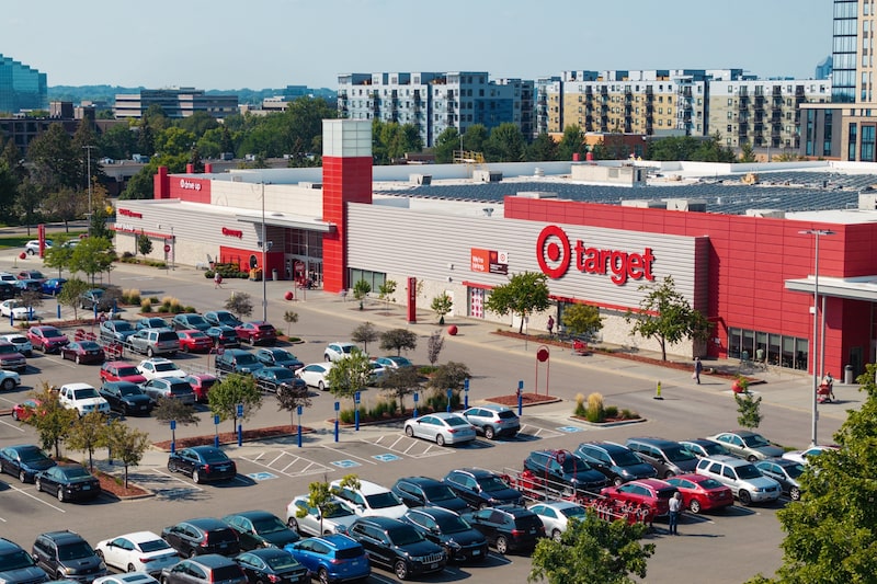 La tienda insignia de Target Corp. en Edina, Minnesota. Fotógrafo: Ben Brewer/Bloomberg. La tienda insignia de Target Corp. en Edina, Minnesota. Fotógrafo: Ben Brewer/Bloomberg.