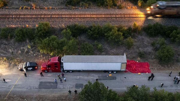 Tras tragedia de migrantes, Texas iniciará control vehicular en frontera con México Tras tragedia de migrantes, Texas iniciará control vehicular en frontera con México