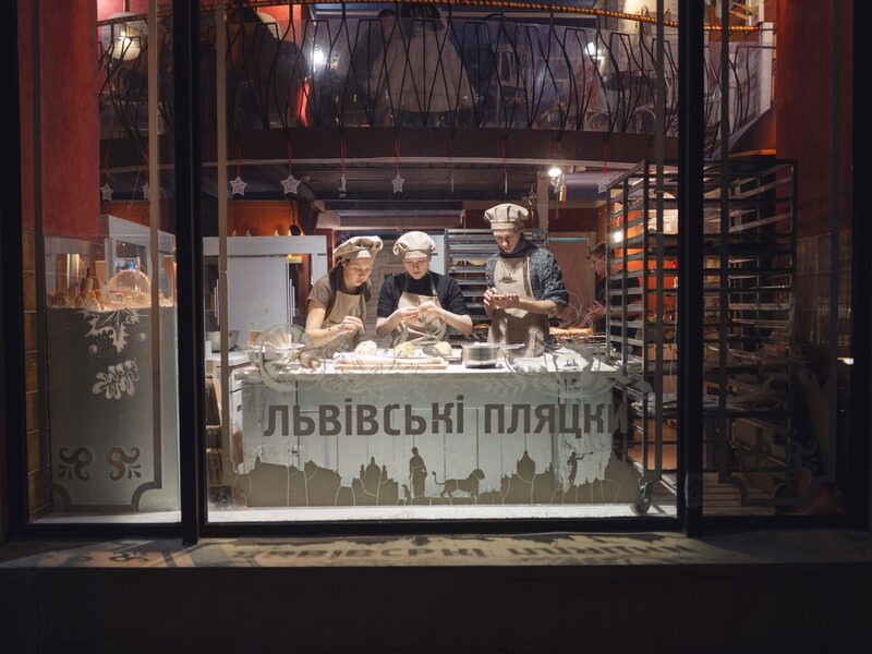 La economía del país se contrajo menos que lo esperado en el primer trimestre La economía del país se contrajo menos que lo esperado en el primer trimestre