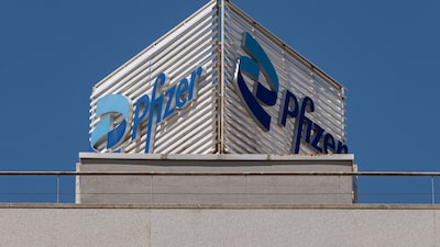 Pfizer recorta aún más sus gastos, mientras espera alcanzar un nuevo producto exitoso Pfizer recorta aún más sus gastos, mientras espera alcanzar un nuevo producto exitoso