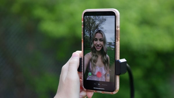 TikTok le pisa los talones al dominio del livestream de Twitch TikTok le pisa los talones al dominio del livestream de Twitch