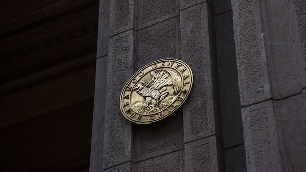 El Banco Central de Chile aleja al peso y swaps del abismo El Banco Central de Chile aleja al peso y swaps del abismo