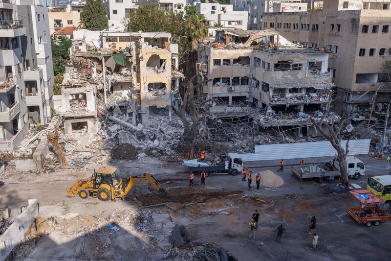 Prédios atingidos por mísseis em Tel Aviv Prédios atingidos por mísseis em Tel Aviv