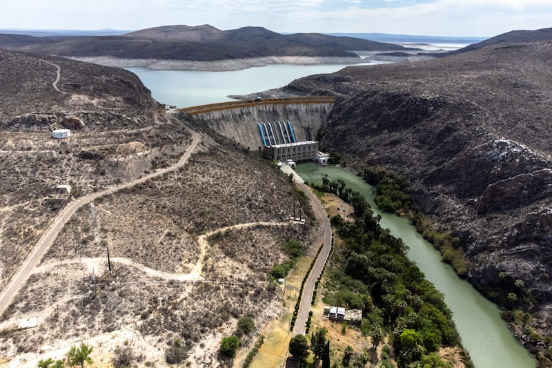 Niveles bajos de agua en la presa La Boquilla en La Boquilla, estado de Chihuahua, México, en abril. Foto: Cesar Rodríguez/Bloomberg Niveles bajos de agua en la presa La Boquilla en La Boquilla, estado de Chihuahua, México, en abril. Foto: Cesar Rodríguez/Bloomberg