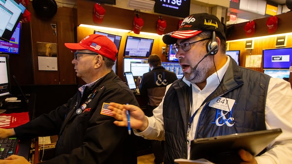 El S&P 500 cierra a un paso de un nuevo récord, mientras el dólar cae a niveles de 2022 El S&P 500 cierra a un paso de un nuevo récord, mientras el dólar cae a niveles de 2022