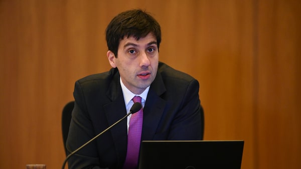 Diogo Guillen, ex-diretor do Banco Central, será novo economista-chefe do Itaú Diogo Guillen, ex-diretor do Banco Central, será novo economista-chefe do Itaú