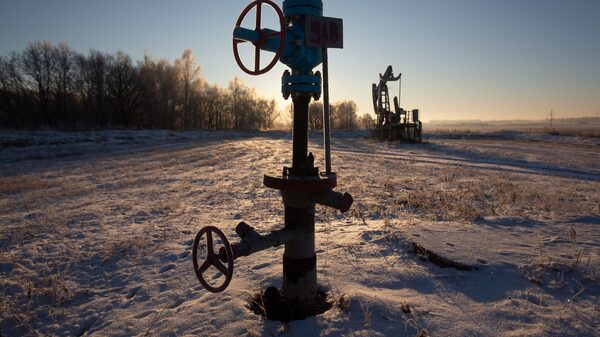 Petróleo anota ganancia semanal tras bombardeo de drones en Arabia Saudita Petróleo anota ganancia semanal tras bombardeo de drones en Arabia Saudita