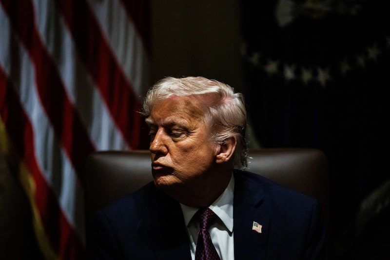 As tarifas têm sido uma rara questão que fura o que é frequentemente um ciclo de feedback positivo para Trump (Foto: Samuel Corum/Sipa/Bloomberg) As tarifas têm sido uma rara questão que fura o que é frequentemente um ciclo de feedback positivo para Trump (Foto: Samuel Corum/Sipa/Bloomberg)