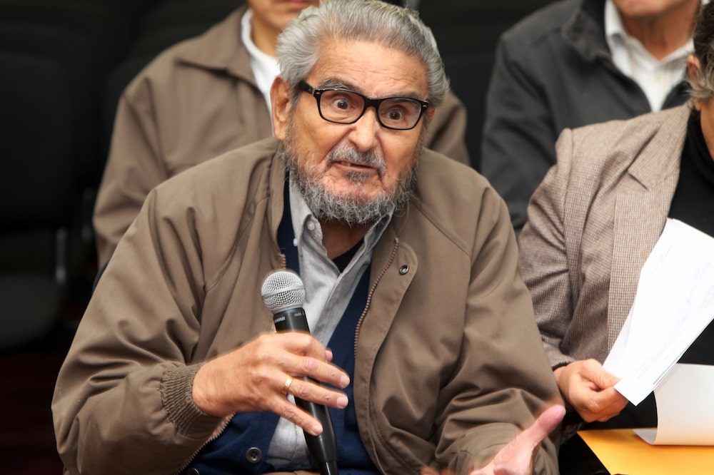 Susana Silva, jefa del INPE, indicó en RPP noticias que el terrorista Abimael Guzmán ya se encontraba débil y presentaba un deterioro general en su salud. Susana Silva, jefa del INPE, indicó en RPP noticias que el terrorista Abimael Guzmán ya se encontraba débil y presentaba un deterioro general en su salud.