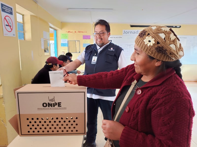 Lista completa de candidatos a elecciones 2026 en Perú y principales propuestas. Lista completa de candidatos a elecciones 2026 en Perú y principales propuestas.