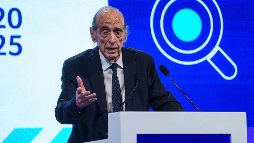 Ricardo Arriazu, economista argentino. Ricardo Arriazu, economista argentino.