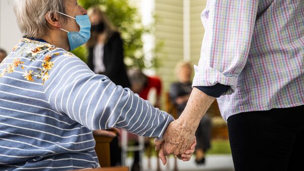 Por qué el envejecimiento de la población podría mantener altas las tasas de interés Por qué el envejecimiento de la población podría mantener altas las tasas de interés