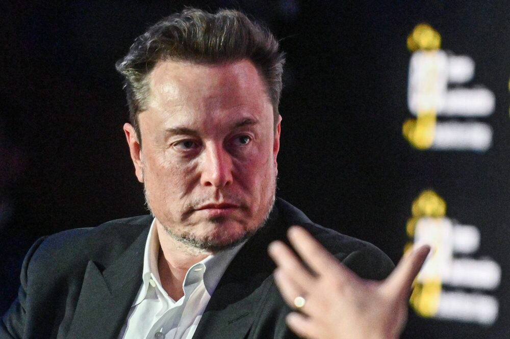 Elon Musk es la persona más rica del mundo con una fortuna estimada en los US$209.000 millones, lo que significa una caída de US$20.100 millones en lo corrido del año. Elon Musk es la persona más rica del mundo con una fortuna estimada en los US$209.000 millones, lo que significa una caída de US$20.100 millones en lo corrido del año.
