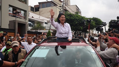 Keiko Fujimori garante vantagem decisiva e deve se tornar nova presidente do Peru Keiko Fujimori garante vantagem decisiva e deve se tornar nova presidente do Peru