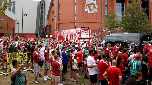 Jeff Bezos se convierte en accionista del Liverpool tras una operación valorada en US$6.000 millones Jeff Bezos se convierte en accionista del Liverpool tras una operación valorada en US$6.000 millones