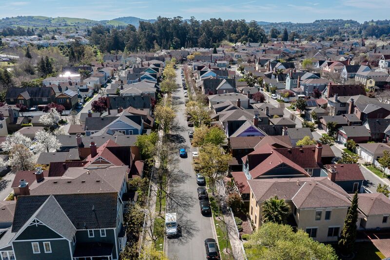 Homes in Hercules, California. Homes in Hercules, California.