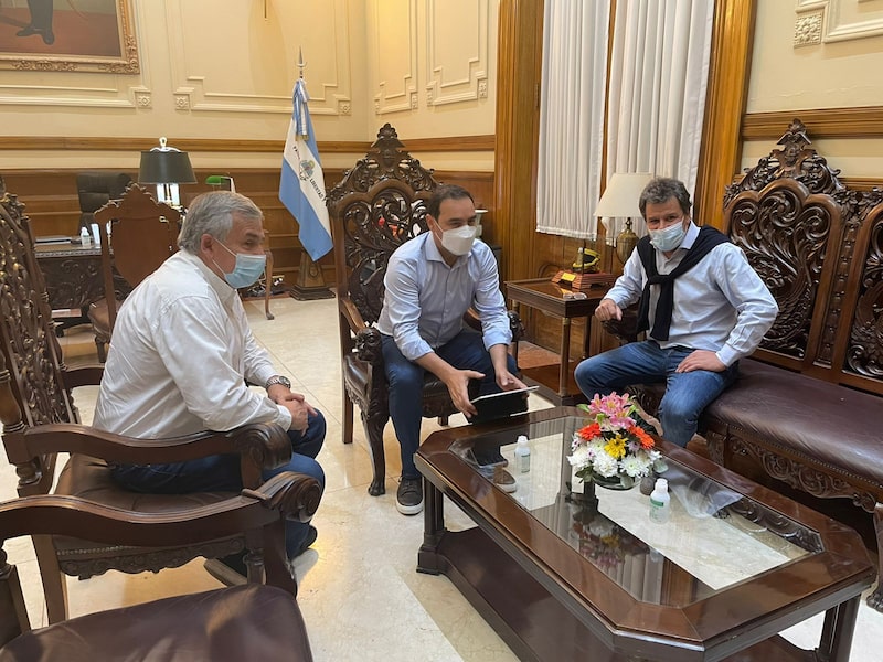 Gustavo Valdés festejó la reelección junto a Gerardo Morales ─gobernador de Jujuy─ y Facundo Manes ─precandidato a diputado nacional en la provincia de Buenos Aires─. Gustavo Valdés festejó la reelección junto a Gerardo Morales ─gobernador de Jujuy─ y Facundo Manes ─precandidato a diputado nacional en la provincia de Buenos Aires─.