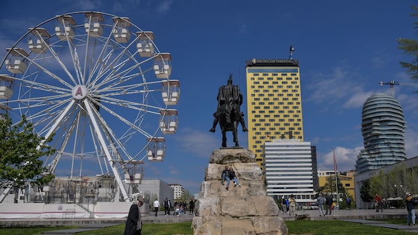 Albânia nomeia um avatar com IA como ministra para investigar corrupção no governo Albânia nomeia um avatar com IA como ministra para investigar corrupção no governo