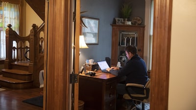 Fim do home office? Nos EUA, número de funcionários que trabalham em casa subiu em 2025 Fim do home office? Nos EUA, número de funcionários que trabalham em casa subiu em 2025